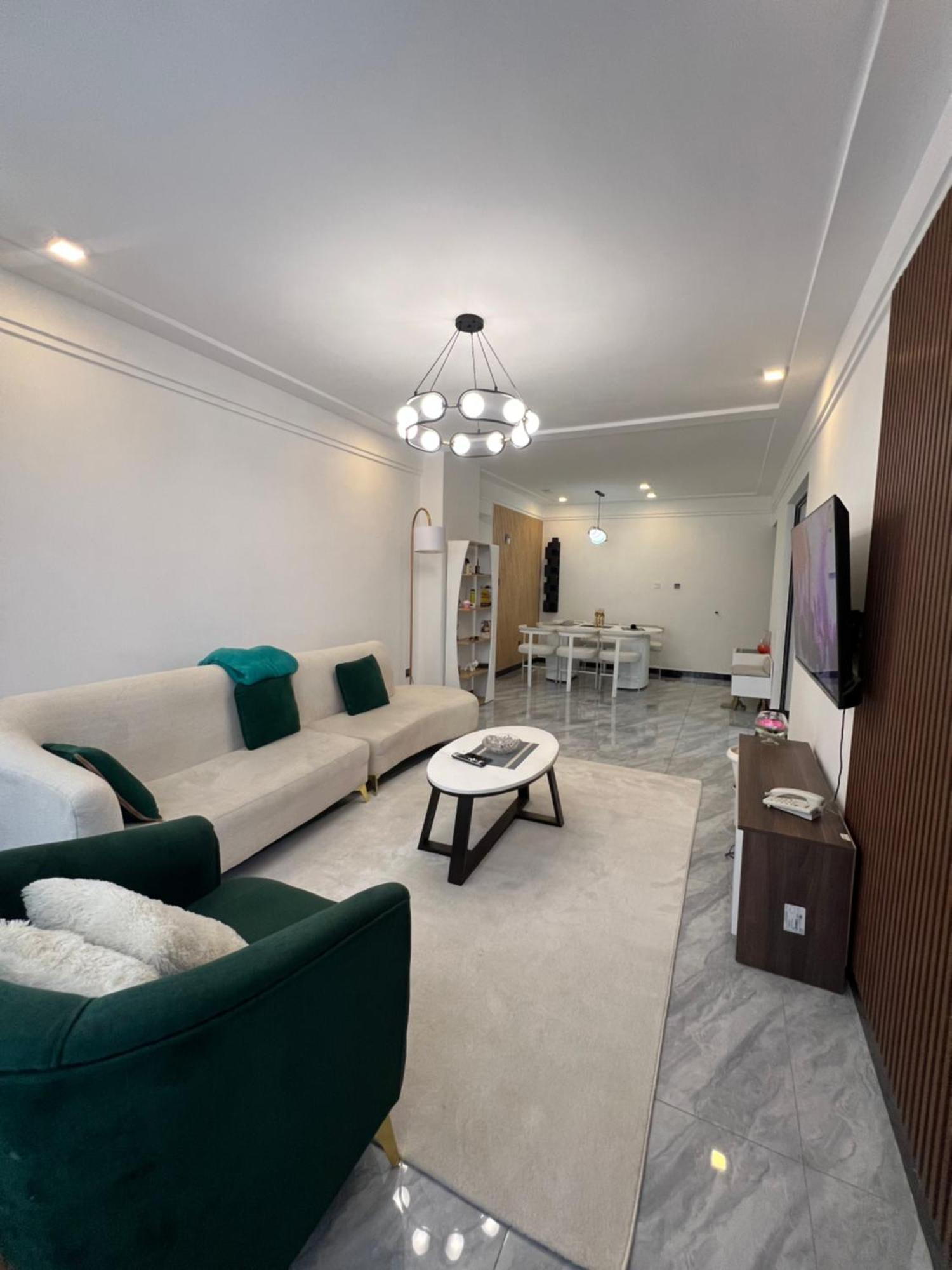 Elegant Spacious Two Bedroom Apartment-swimming Pool Included Appartamento *